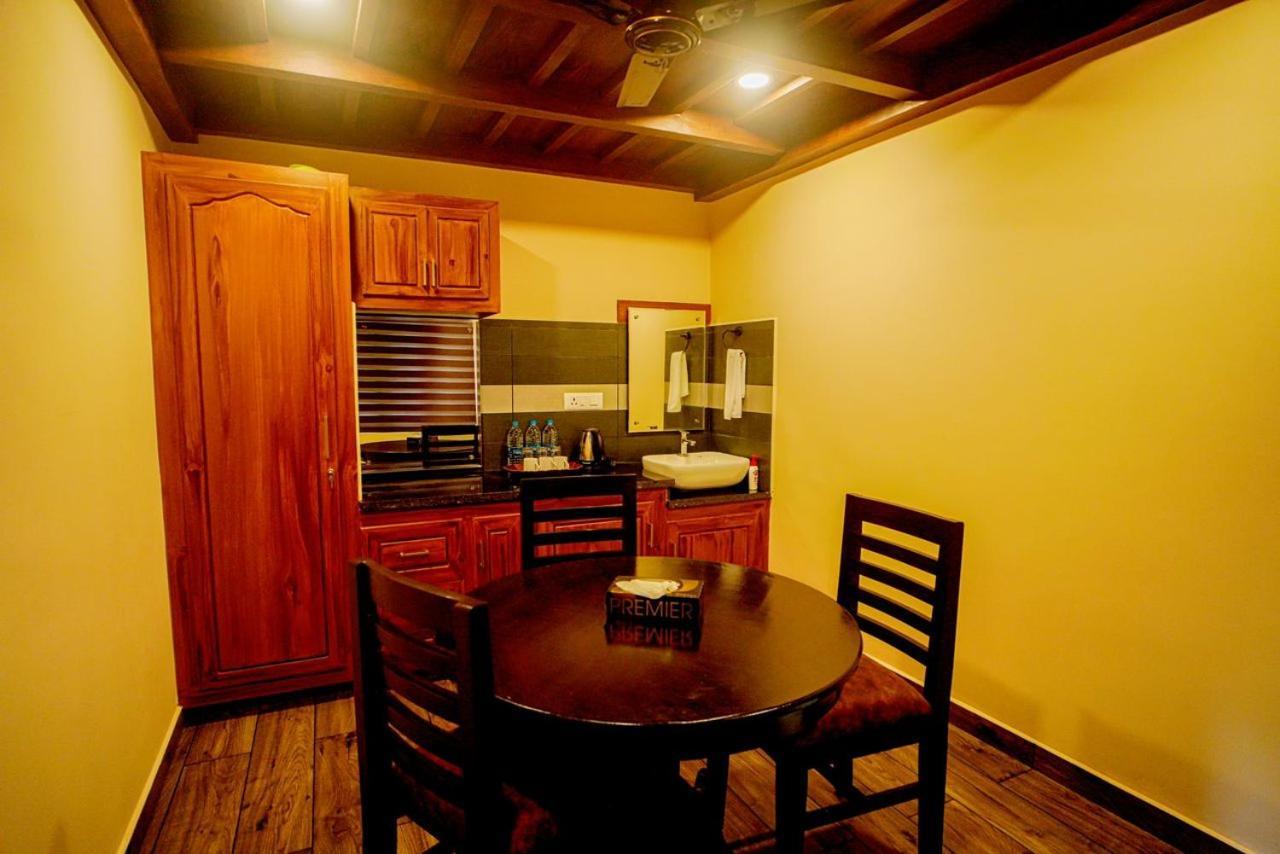 Falcon Riverview Resorts Kuttampuzha Dış mekan fotoğraf
